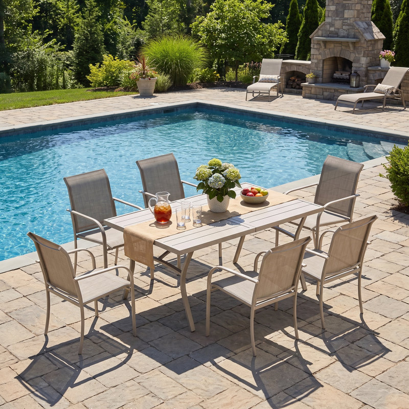 Ensemble repas pour 6 personnes avec table de salle à manger rectangulaire 63 po et 6 chaises empilables recouvertes de polyester enduit de PVC