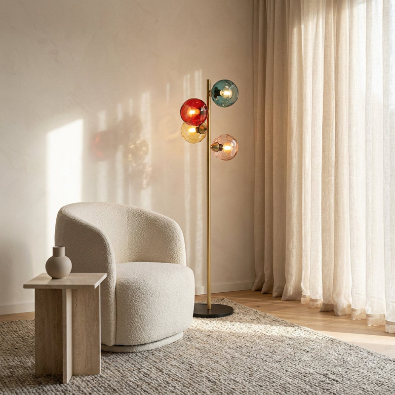Lampe sur pied Opus à 4 lumières avec globe en verre doré