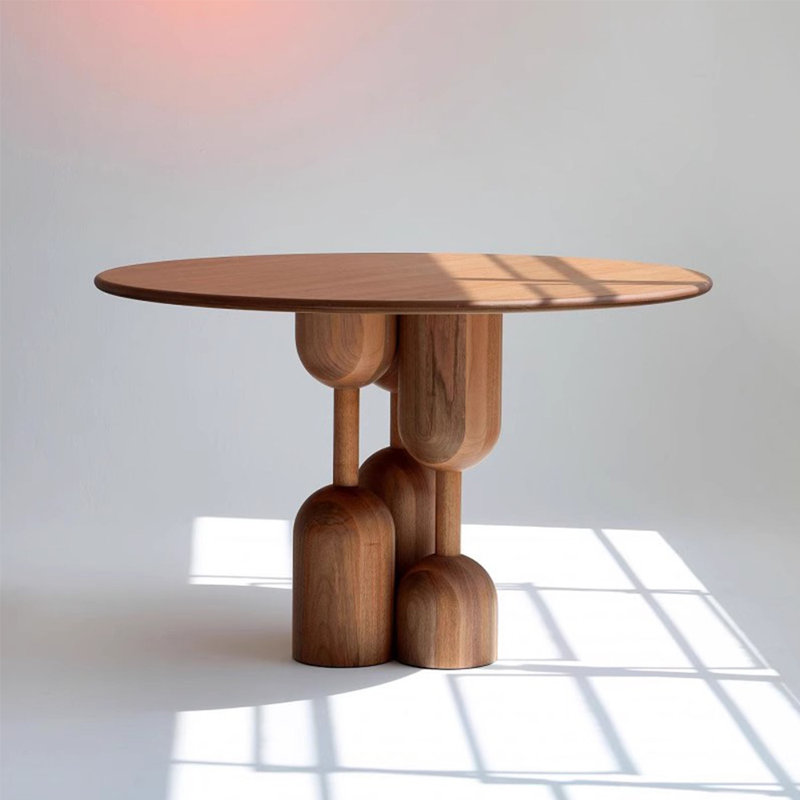 Table ronde en bois massif de style nordique