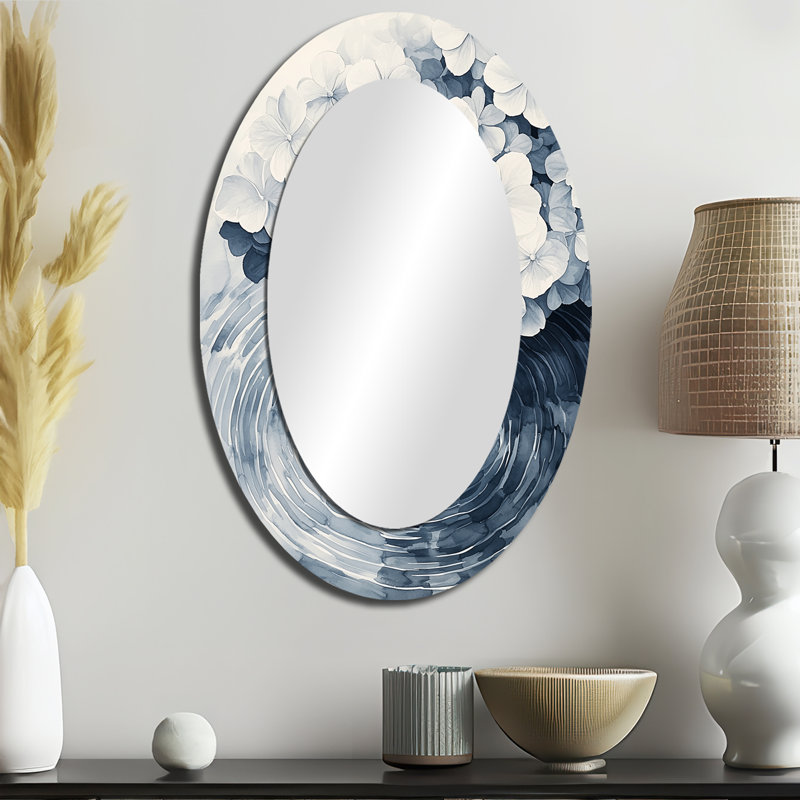 Hydrangea By The Pond Ripple Effect - Miroir mural traditionnel ovale, 36 po x 24 po