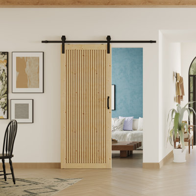 Porte de grange coulissante à panneau de lattes en bois - La porte intérieure en bois massif comprend la trousse de quincaillerie d'installation (assemblage requis)