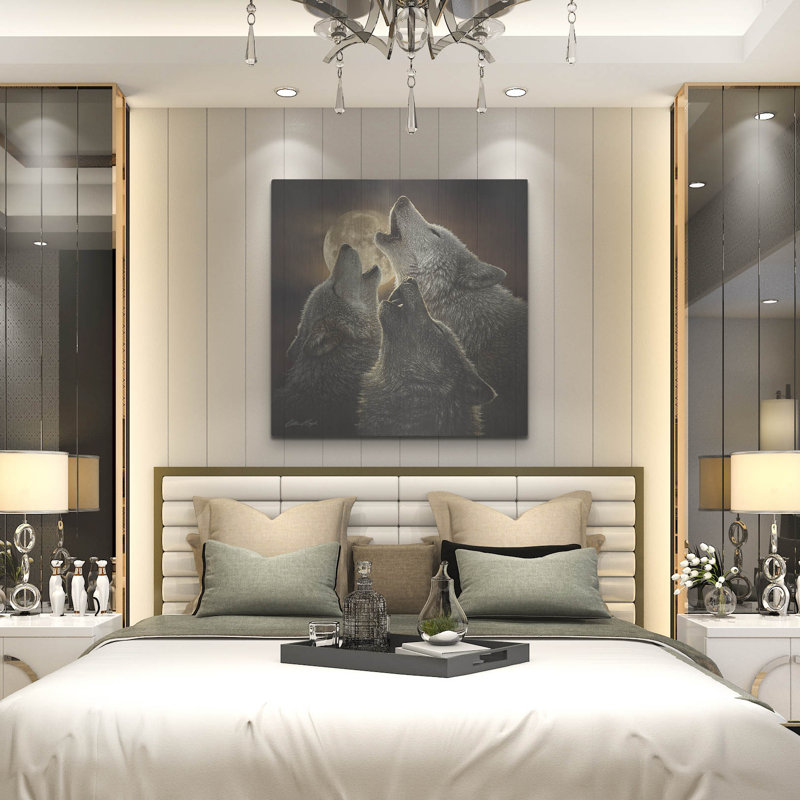 «Wolf Trinity» par Collin Bogle, H 36 po x l 36 po
