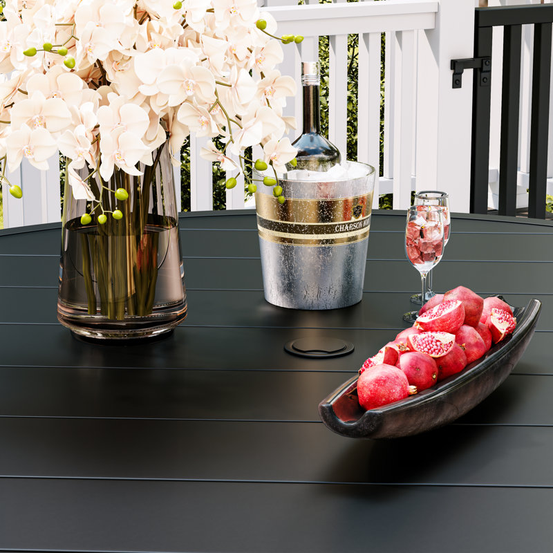 Ensemble de salle à manger de patio avec table de salle à manger ronde en métal de 60 po et 8 chaises empilables recouvertes de polyester enduit de PVC