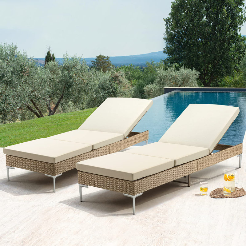 Ensemble de chaise longue d'extérieur en osier Chevelle, Beige