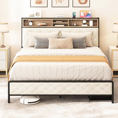 Base de lit pour grand lit avec tête de lit rembourrée et station de charge, lattes en métal doux et robustes, sans sommier tapissier, beige, support de lattes de plateforme confortables de conception rétro industrielle, ressort