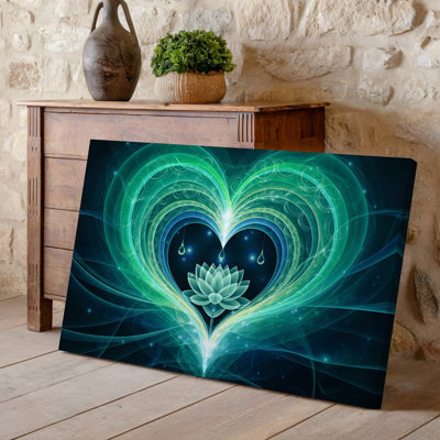 Toile «A Radiant Ethereal Heart Shape Glows In Vibrant Shades of», art mural vert entouré de motifs tourbillonnants complexes et de tendres impressions sur toile