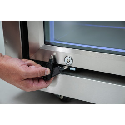 Îlot de cuisine d'extérieur en acier inoxydable noir l 120 po x P 23 po x H 46 po Mont Alpi avec 2 réfrigérateurs + robinet et évier combinés + gril barbecue à 4 brûleurs + comptoirs en granite + rangement + ensemble de rôtisserie + couvercle + g