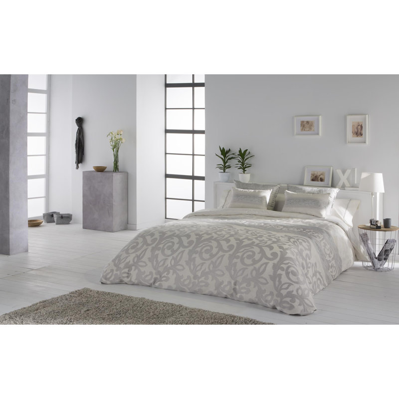 Evalyn Polyester Ikat Duvet Cover, Silver