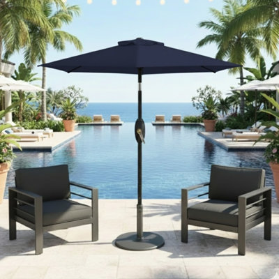 Parasol de marché bleu marine 7,5 pieds, toile imperméable et imperméable, installation rapide pour une manivelle extérieure confortable, inclinaison de 45 po, auvent filé au bord de la piscine