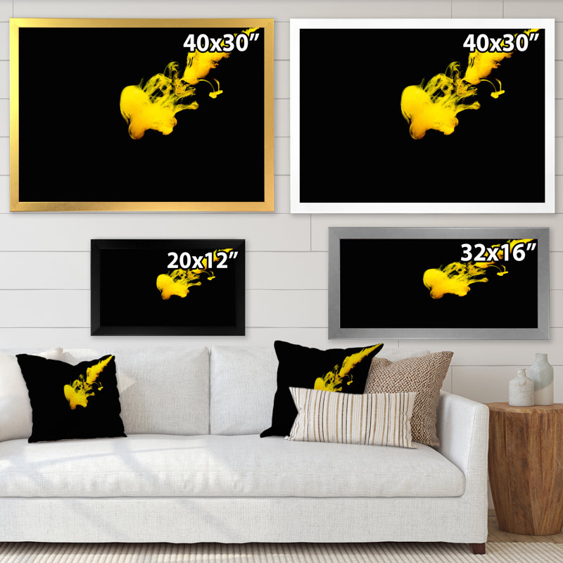 Un nuage de peinture jaune libéré dans l'eau claire - reproduction sur toile, H 16 po x l 32 po x P 1 po, Cadre photo blanc
