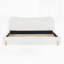 Lit tapissier Sleek Boucle avec tête de lit ondulée