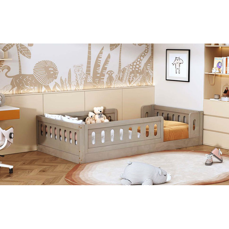 Lit plateforme simple en bois avec structure de barrière de sécurité, texture bois naturel, Naturel