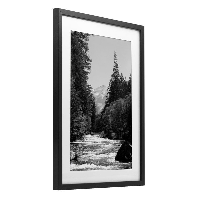 Merced River Flow, reproduction encadrée sous verre, conception de Kim Curationa, Cadre noir minuit sous verre