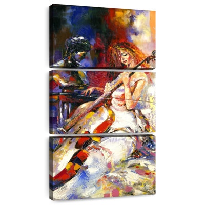 Femme jouant du violoncelle