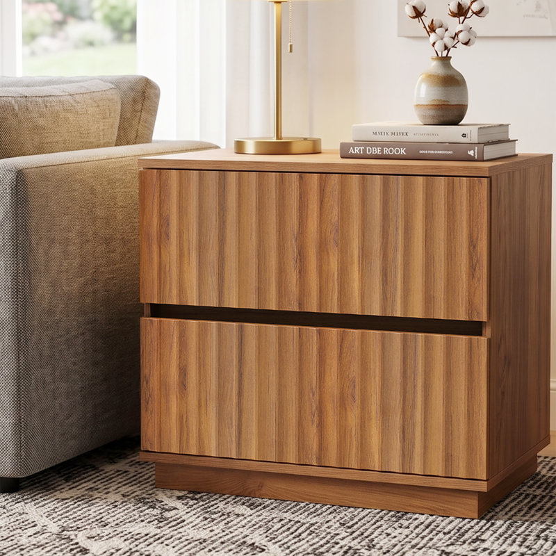 Table de chevet moderne à 2 tiroirs avec devant cannelé et poignées encastrées, Warm Walnut