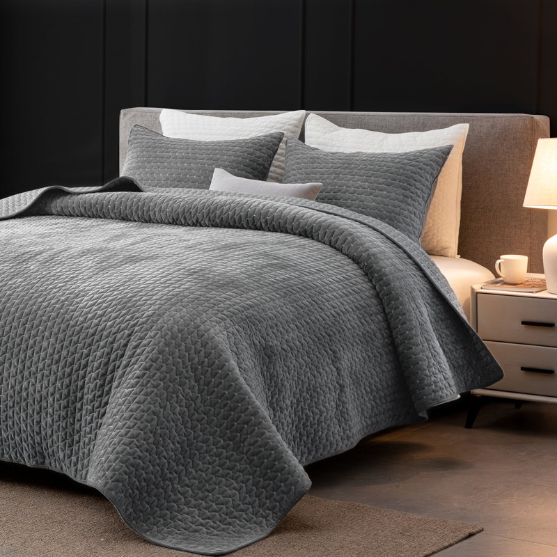 Velvet Quilt Set with 2  Pillow Shams, King Quilt + 2 King Shams, Gray Geometric