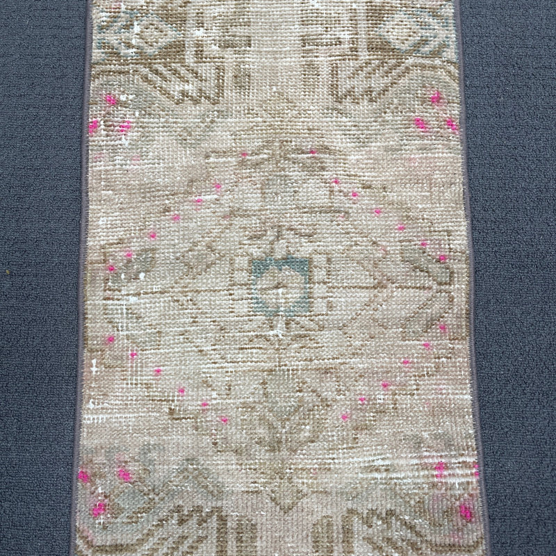 Tapis beige 15 x 35 pouces