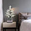 Petit arbre de vacances enneigé de 6,5 pi avec 350 lumières à DEL blanc chaud, 1386 pointes, 31 pins et pot stable pour tablette