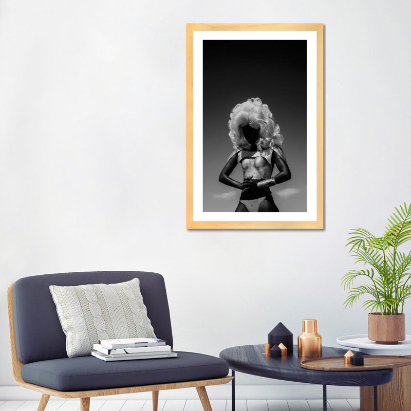 « Warrior Queen » par Gregory Prescott-impression, Toile avec cadre en bois beige, Blanc, H 32 po x l 24 po x P 1 po