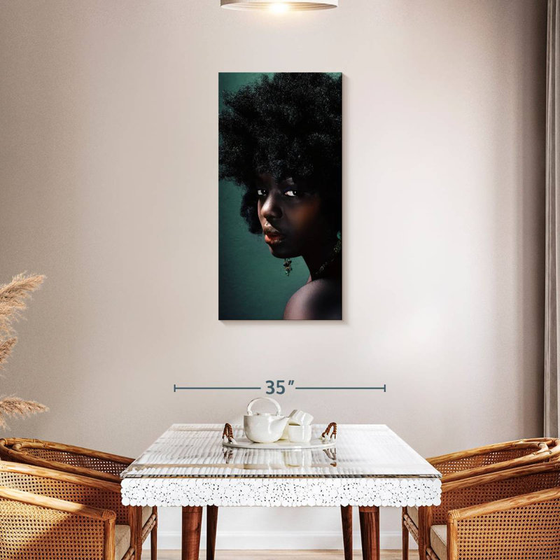 Portrait de femme mystérieuse, H 24 po x l 12 po