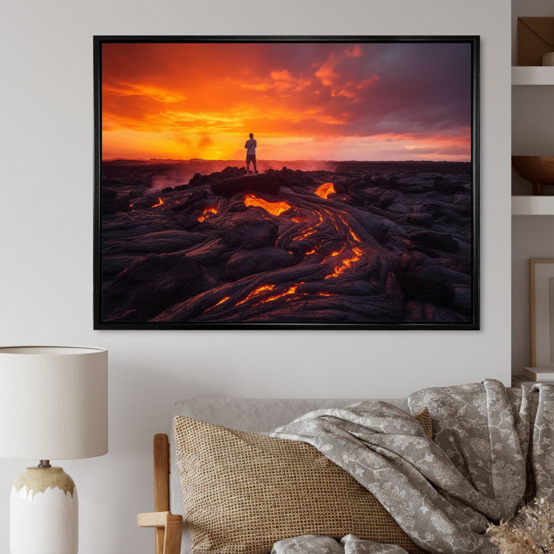 Hawaiian Volcano Landscape II, reproduction d'art sur toile, H 16 po x l 32 po x P 1 po, Cadre flottant noir