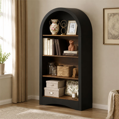 Bibliothèque ouverte noire à 4 niveaux avec tablettes en grain de bois et panneau de rangement autoportant en aggloméré pour salon et chambre à coucher