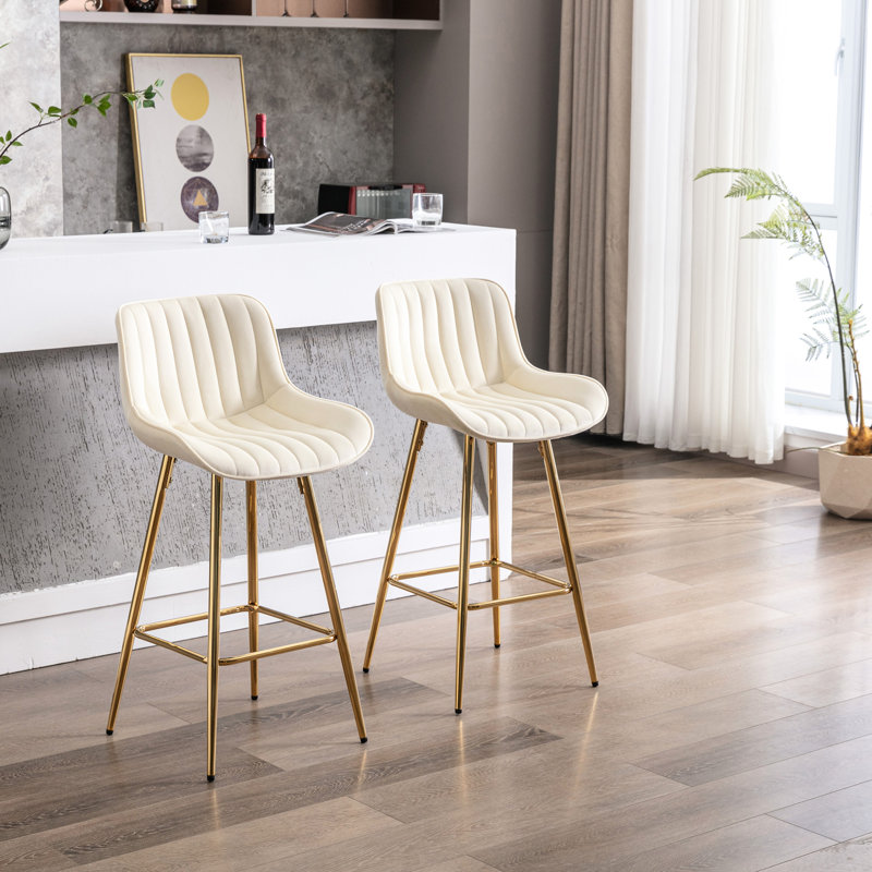 Lot de 2 tabourets de bar de 66 cm (26 po), en velours avec pieds et repose-pieds dorés, chaises couleur crème de 66 cm (26 po), tabouret de comptoir avec repose-pieds.