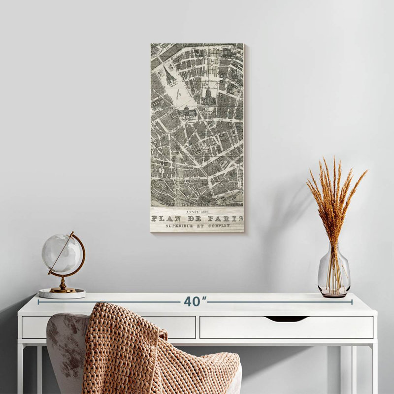 Plan de Paris sur bois, H 24 po x l 12 po