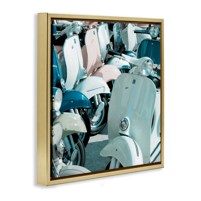 Art mural encadré «Lined Up Italian Scooters» par Deborah Revell, H 18 po x l 18 po, Cadre flottant métallique doré