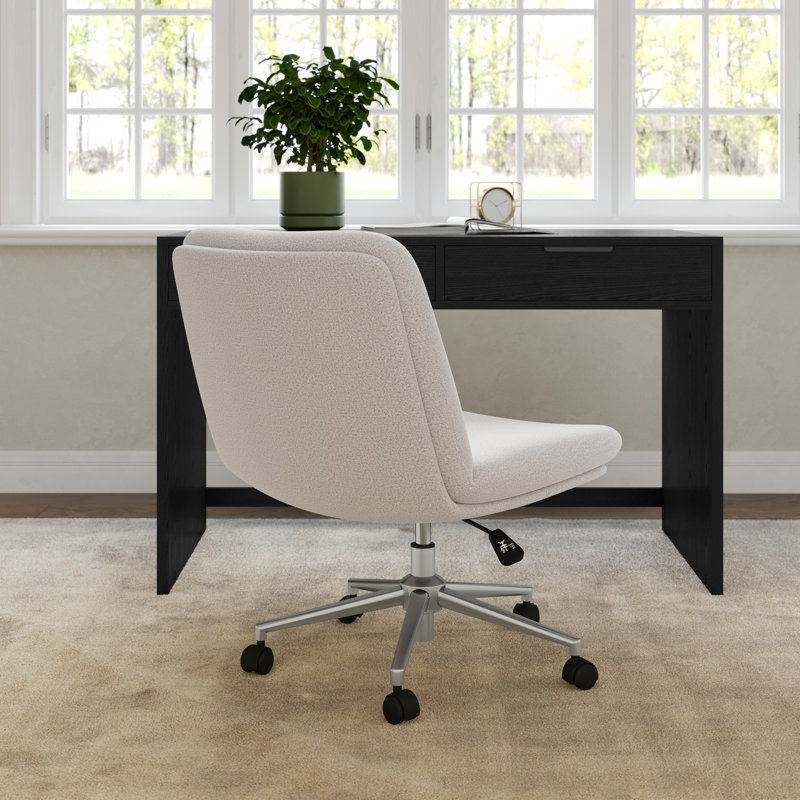 Fauteuil de bureau pivotant avec siège large Martha Stewart Eloise, Gris / blanc, Nickel poli