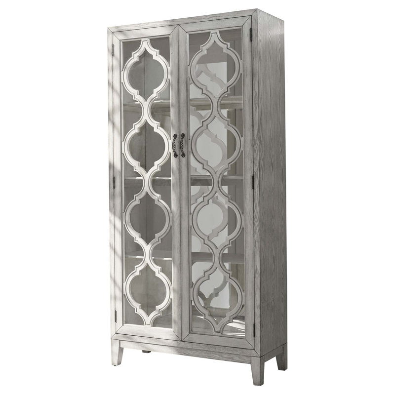 Armoire antique Leslie