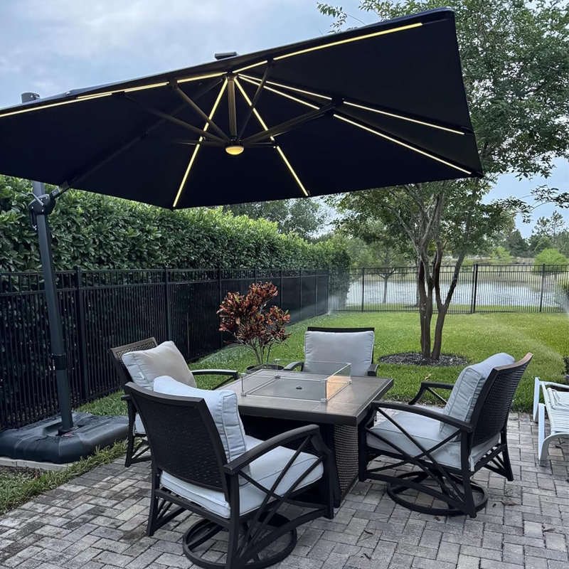 Parasol carré 120 po à DEL à énergie solaire gris avec contrepoids inclus avec base et lumières DEL, Gris