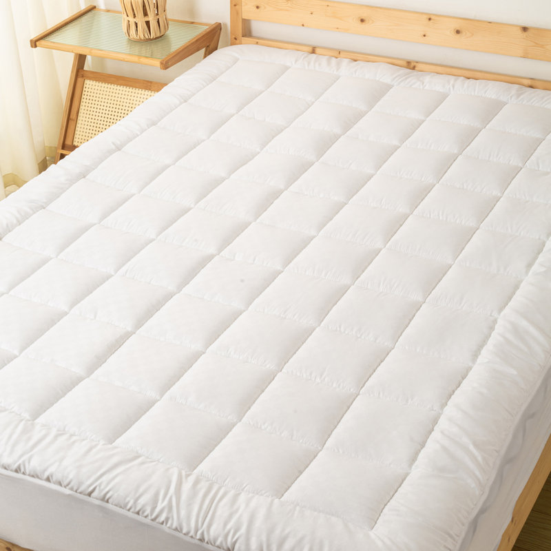 Kopervik Quilted Mattress Pad, Fitted Elastic Protector Cover, Deep Pocket up to 18 Inches, Machine Washable, Queen