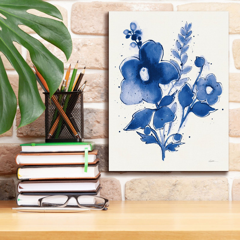 Art mural sur toile Epic Graffiti «Contemporary Blooms Blue 4 V2» par Shirley Novak, H 16 po x l 12 po x P 0,75 po