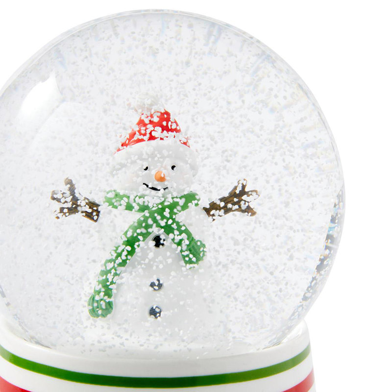 Boule à neige avec bonhomme de neige