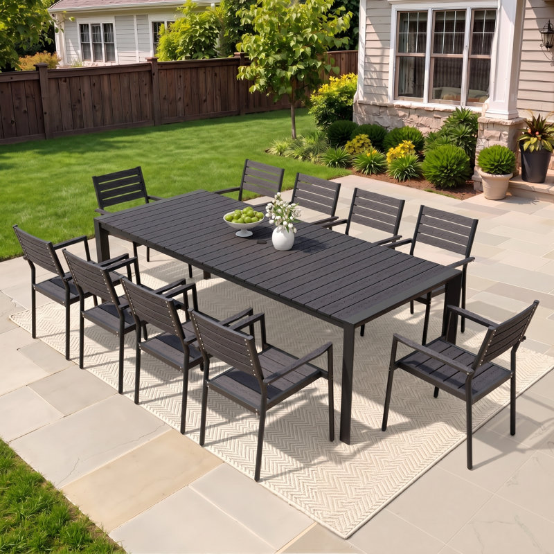 Ensemble de salle à manger 11 personnes en aluminium l 95 po x P 40 po avec fauteuils empilables et trou pour parasol, Noir