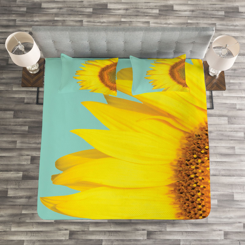 Yellow/Blue Microfibre Bedspread, 220 x 264 cm