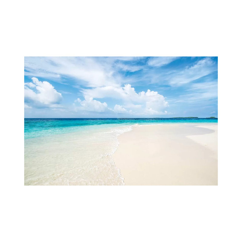 «Beautiful Beach With White Sand and Turquoise Water» par - Toile tendue, H 18 po x l 26 po x P 1,5 po