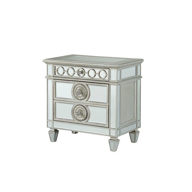 Table de chevet sophistiquée à miroir argenté - conception géométrique, quincaillerie de boutons en cristal doublée de feutre pour une touche luxueuse