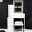 Table de coiffeuse blanche à chevet gauche, miroir à DEL tactile avec 3 couleurs et luminosité réglable, tabouret rembourré, pour les petites pièces, table de style américain en blanc-1837055280