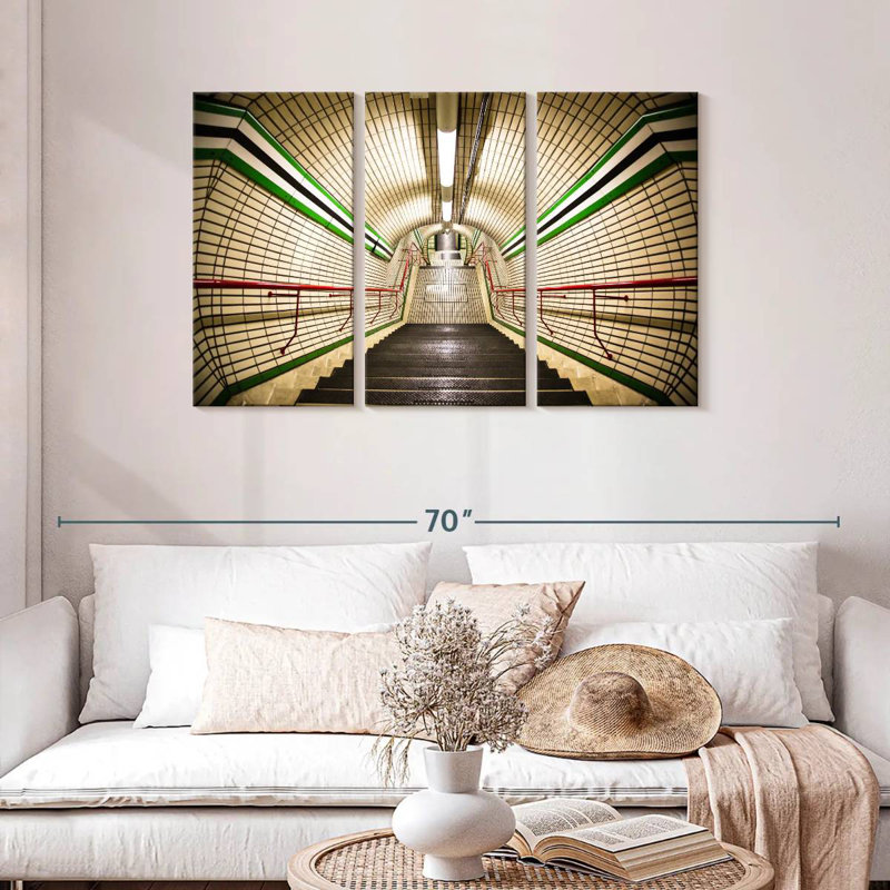 Lilie Subway Staircase, 28" H x 45" W