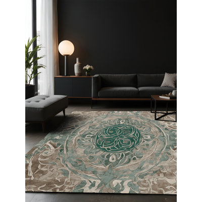 Tapis gris soyeux et moelleux