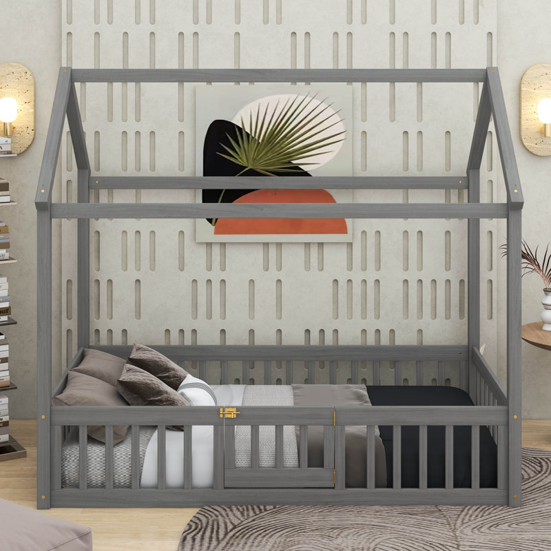 Lit simple en bois avec clôture et porte, Gris