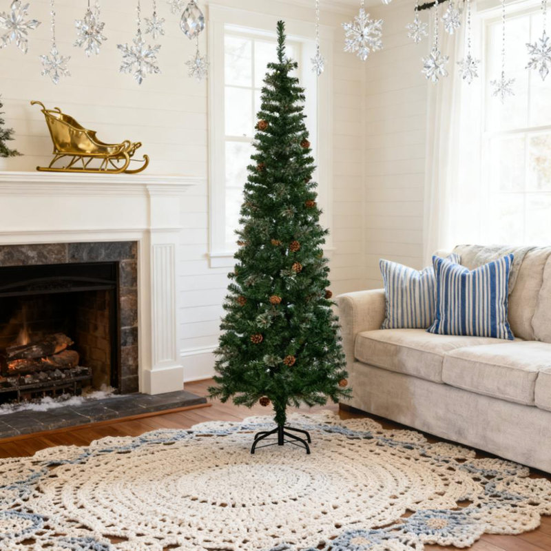 Arbre de Noël mince 6,5 pi avec pommes de pin et base en métal, H 6,5 pi