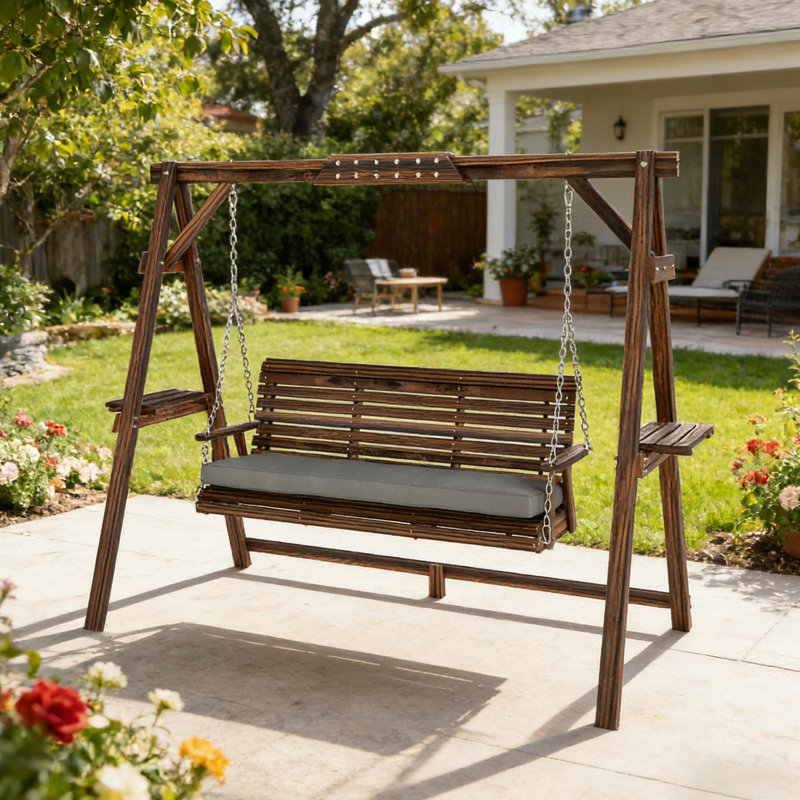 Balançoire d'extérieur - Chaise de conversation en bois avec coussin ergonomique rembourré, tablettes latérales et chaîne réglable. Structure en bois de sapin massif pour des plateaux de jardin stables, système de suspension sécuritaire. Cadre