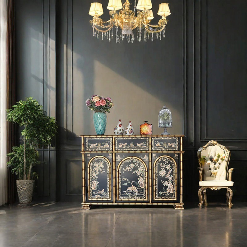 Buffet noir et doré de style bambou, H 43,31 po x l 59,06 po x P 14,96 po