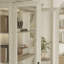 Armoire rustique avec lumière chaude