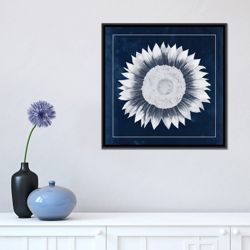 « moon fleur iii », reproduction d’impression sur toile, H 18 po x l 18 po x P 1,5 po, Toile avec cadre flottant noir