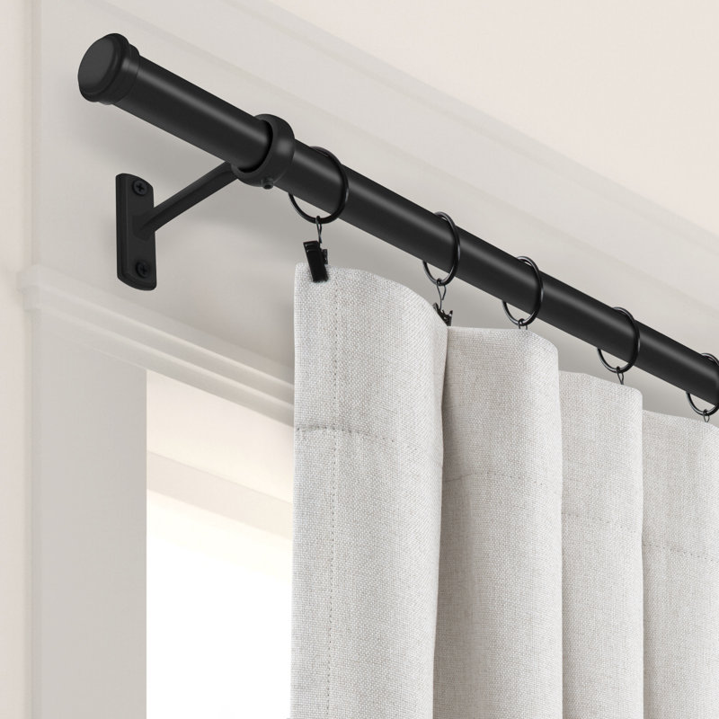 Tringle à rideaux simple réglable en métal 1 po de diamètre avec embouts noirs, 48" - 86"
