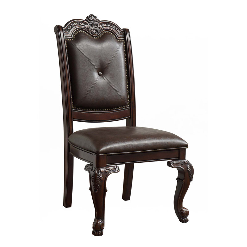 Magnifique chaise d'appoint de style traditionnel sculptée à la main avec siège rembourré en similicuir